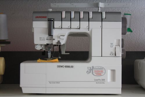 Janome cover pro 3000  DEMO
